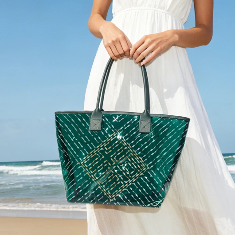 Custom Wholesale PVC Gift Bag Holographic Mirror Shopping Tote Bag Open Closure Lady Transparent Autumn/Spring Portable Beach