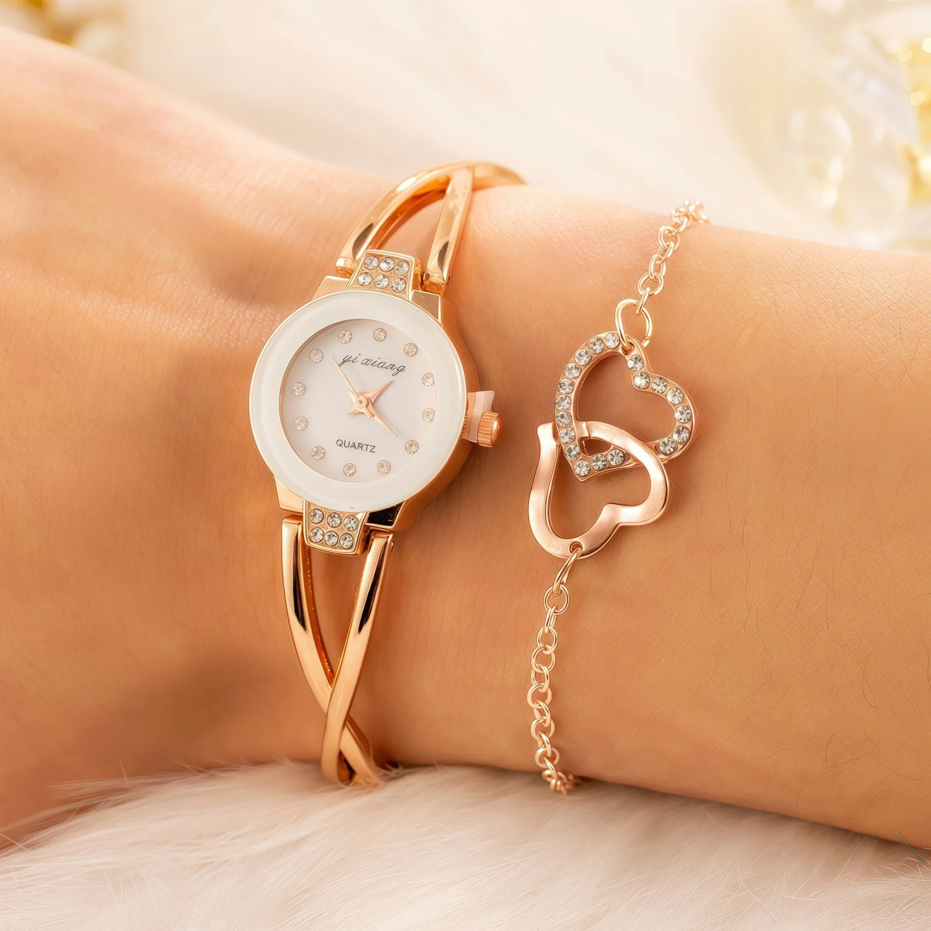 Diamond Quartz Women's Watch OM-221593