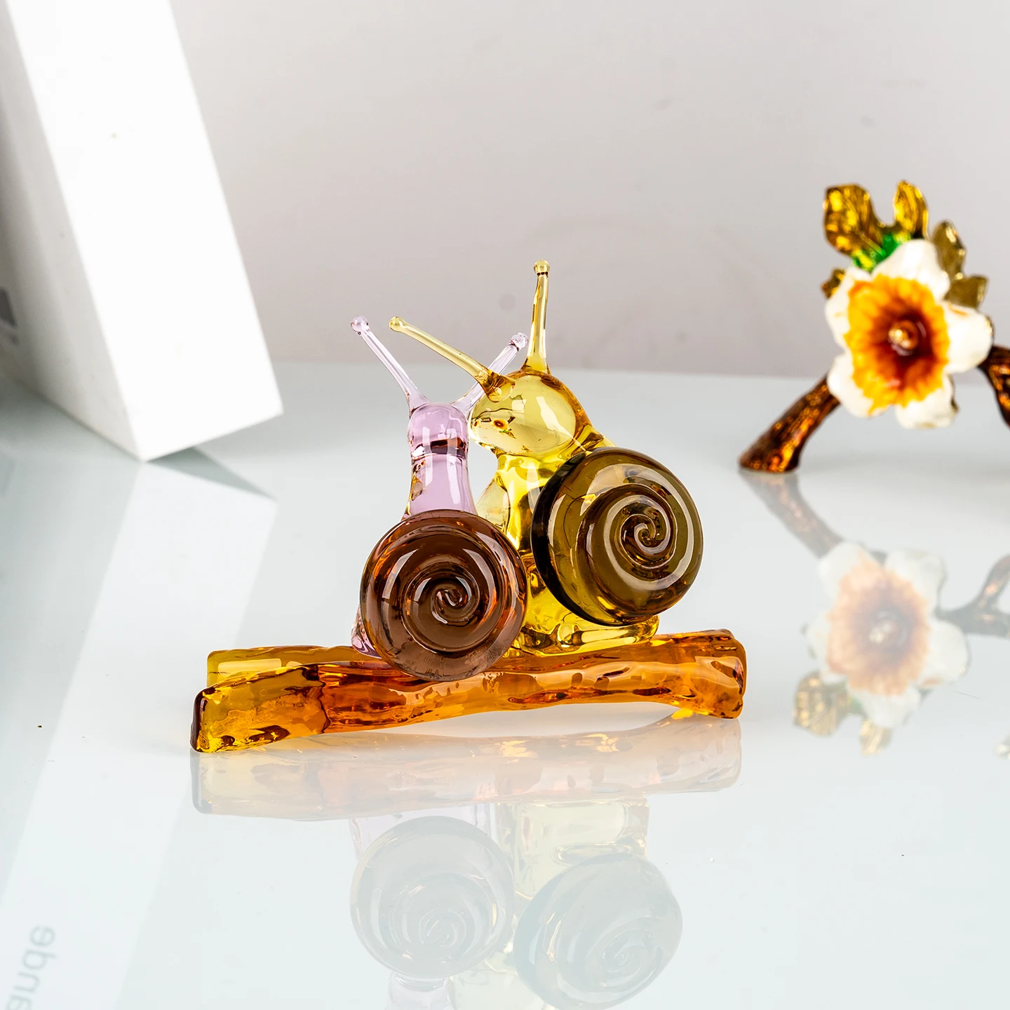 Handmade Crystal Glass Snail Sculpture Home Decoration Ornament Christmas Gift for Girlfriend Desk Decoration