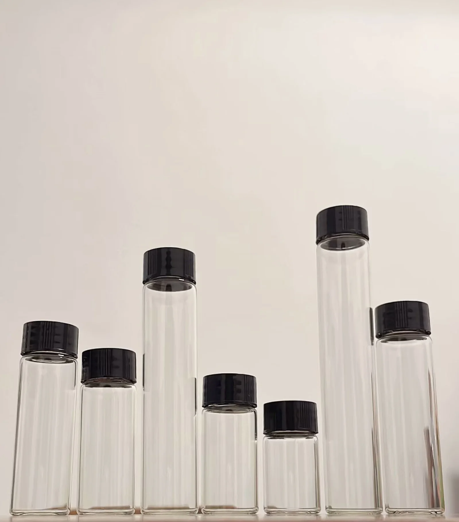Wholesale Transparent 10ml 15ml  Mini Glass Test Tube Vials Packaging Bottles for Food Tea Storage With Silver Metal Screw Cap