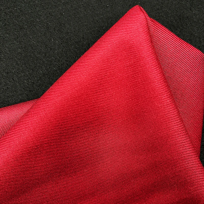 Экологически чистый костюм и блейзер красного