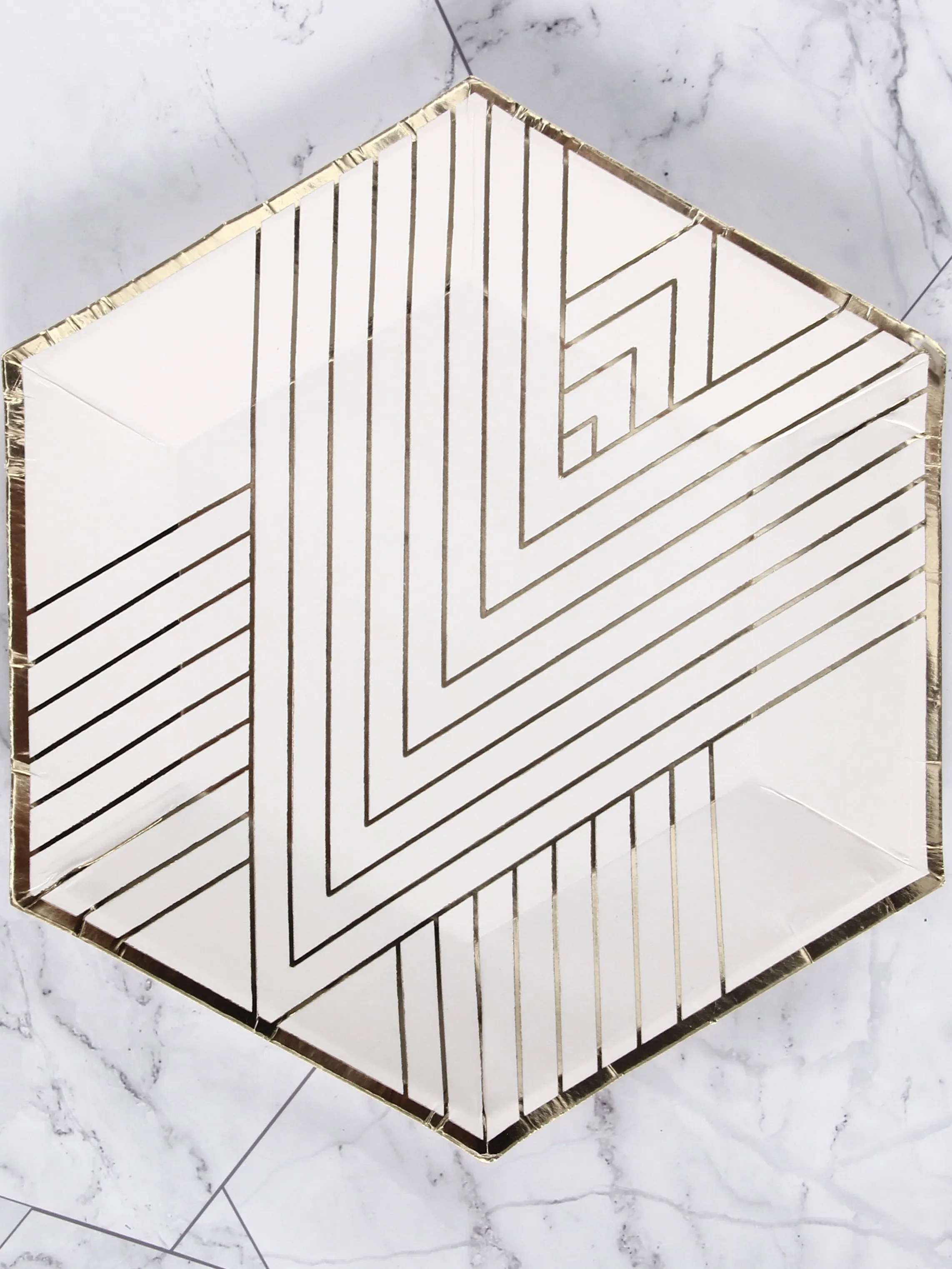 Decorações de utensílios de mesa descartáveis Degradáveis com tema branco e  dourado, pratos de papel redondos e hexagonais com listras douradas,  guardanapos| Alibaba.com, image size:2285x3046
