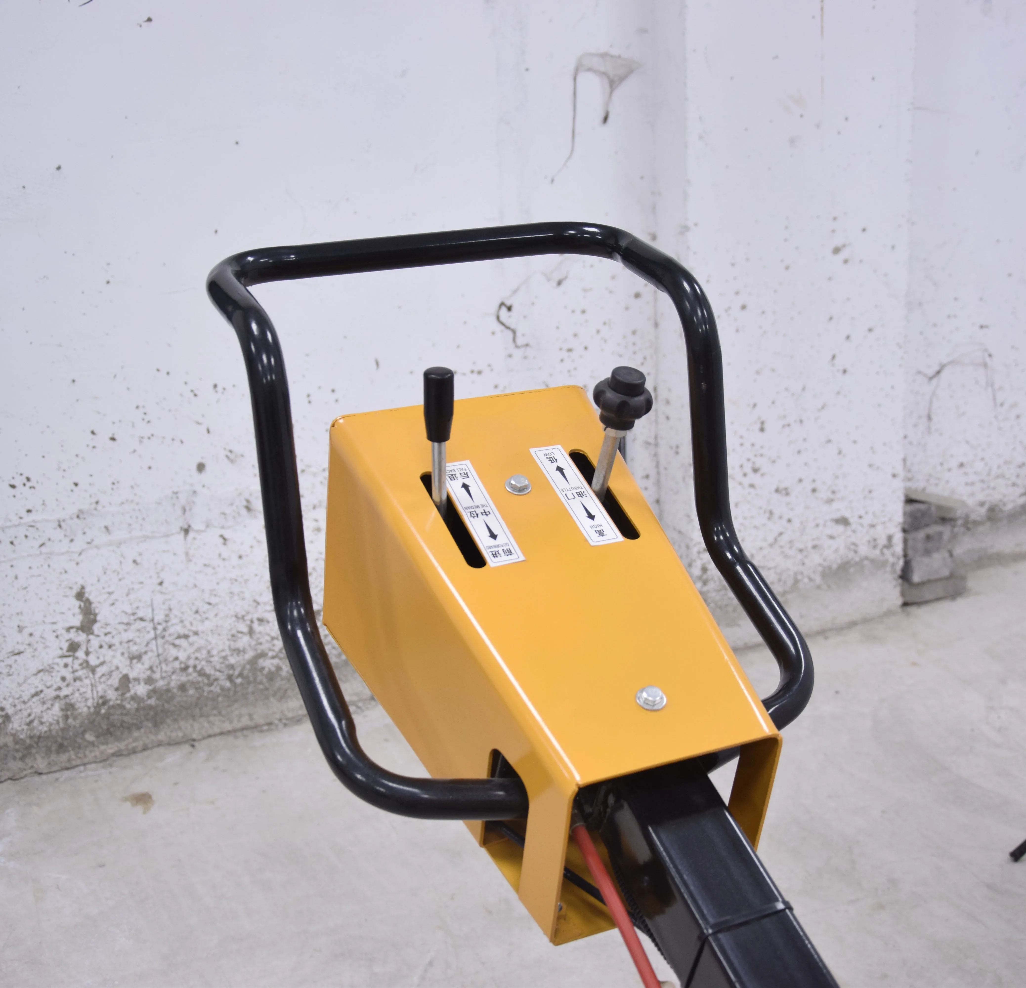 Маленькие двухколесные вибрирующие подвижные уплотнители наземные ролики