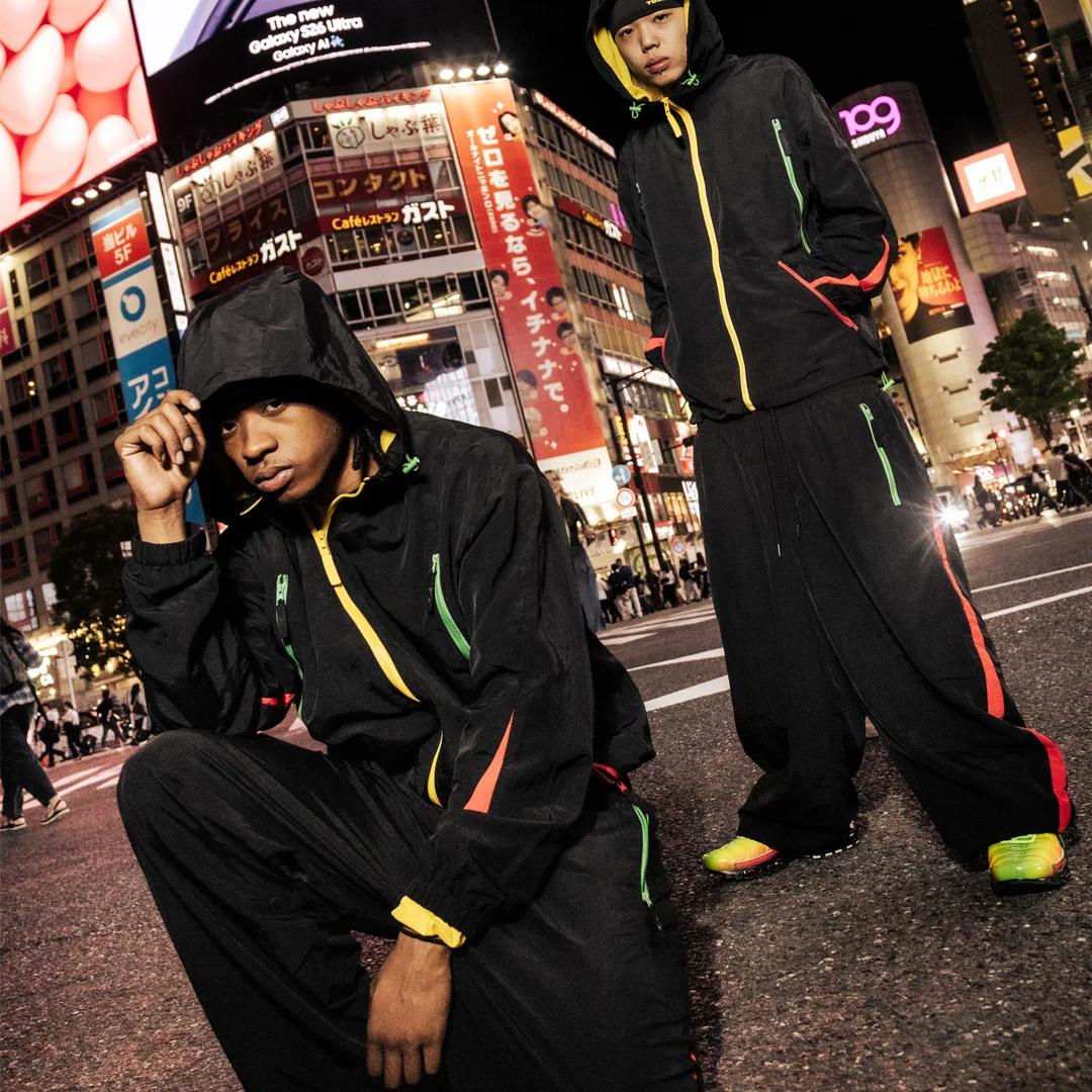 Tilpasset streetwear-tracksuit med kontrastlys lynlås: unisex, uformel to-delts sæt med brede bukser – OEM, privat mærke, storpartisordre