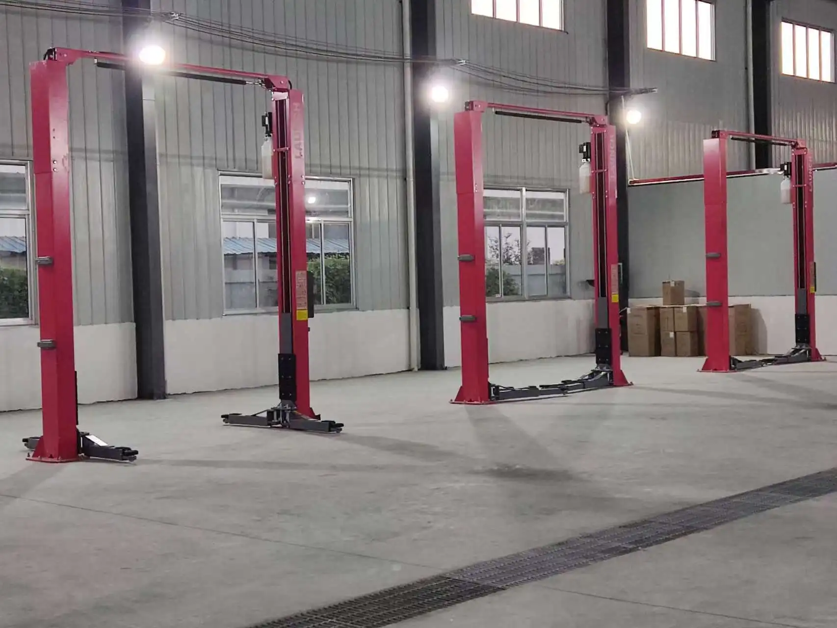 Car Lift LAUNCH TLT240SC - 4000kg Hydraulic Two Post Lift