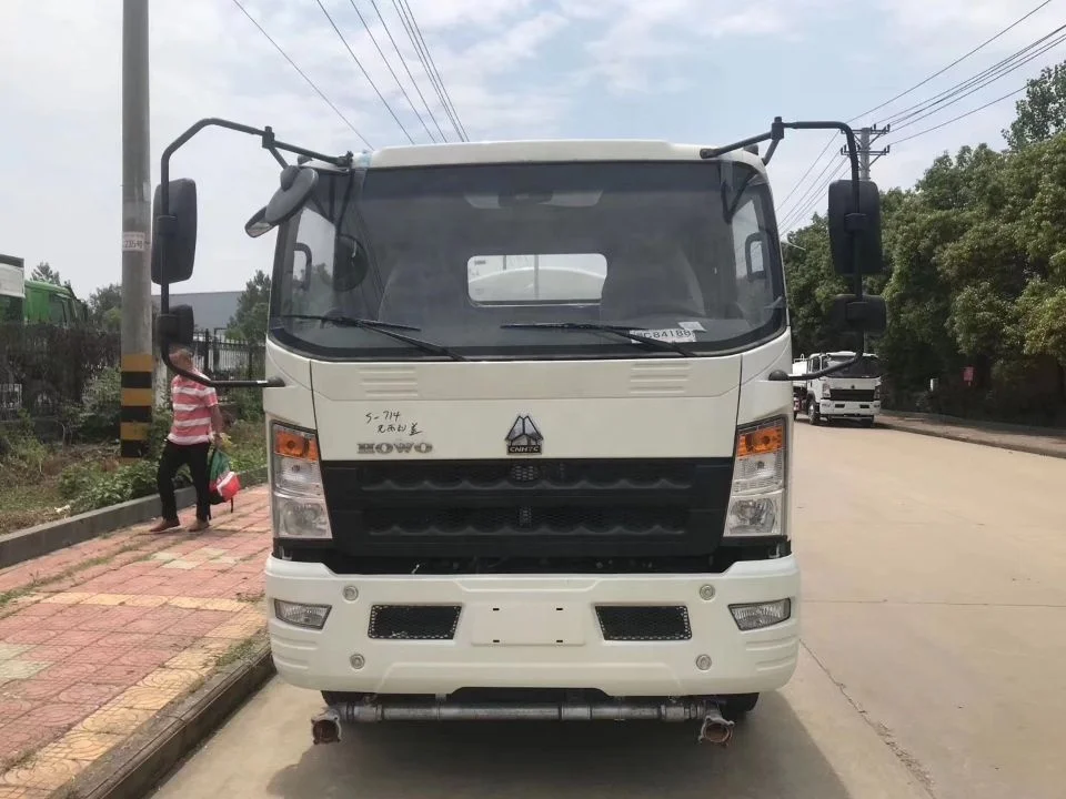 LHD Sinotruk Small 3 Cubic Meter Water Pump Tanker Truck for Sale
