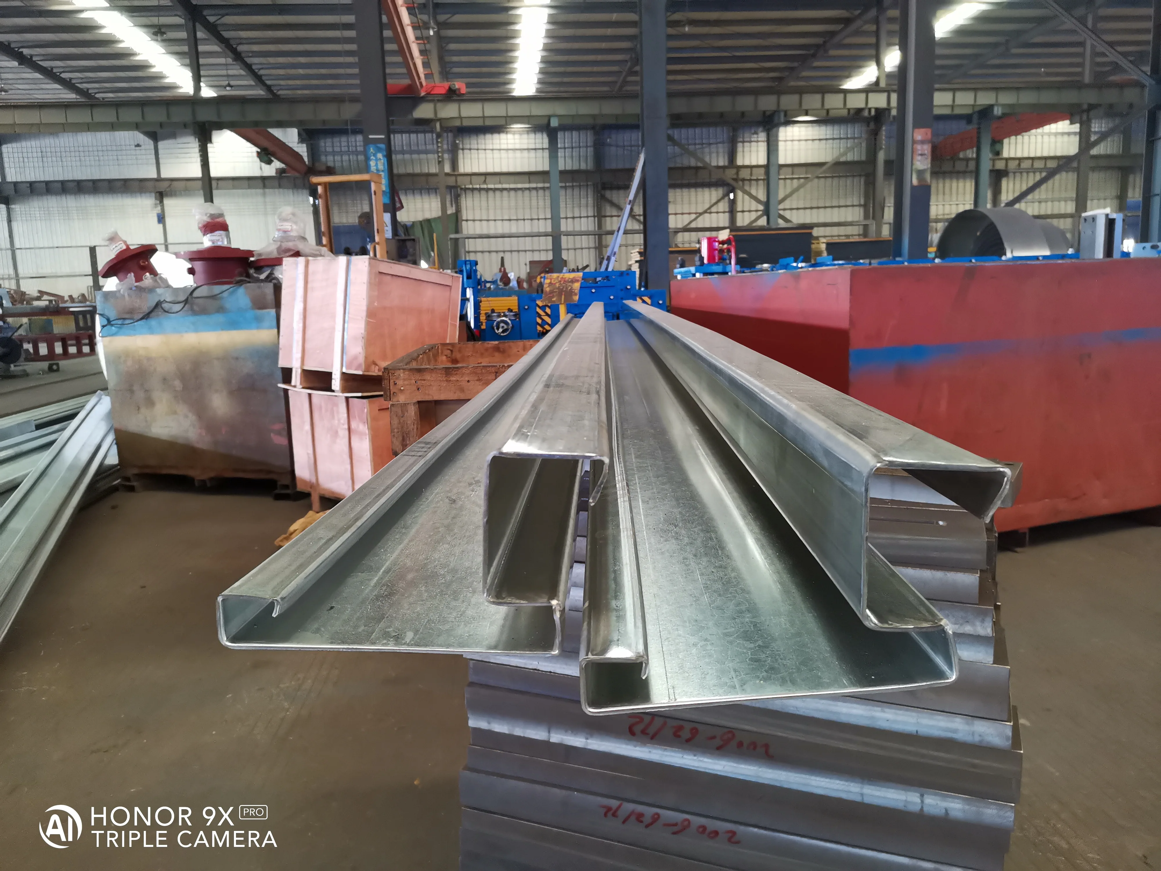 Машина для формирования рулонных профилей серии верхних балок для сборных домов, контейнеров, офисных контейнеров