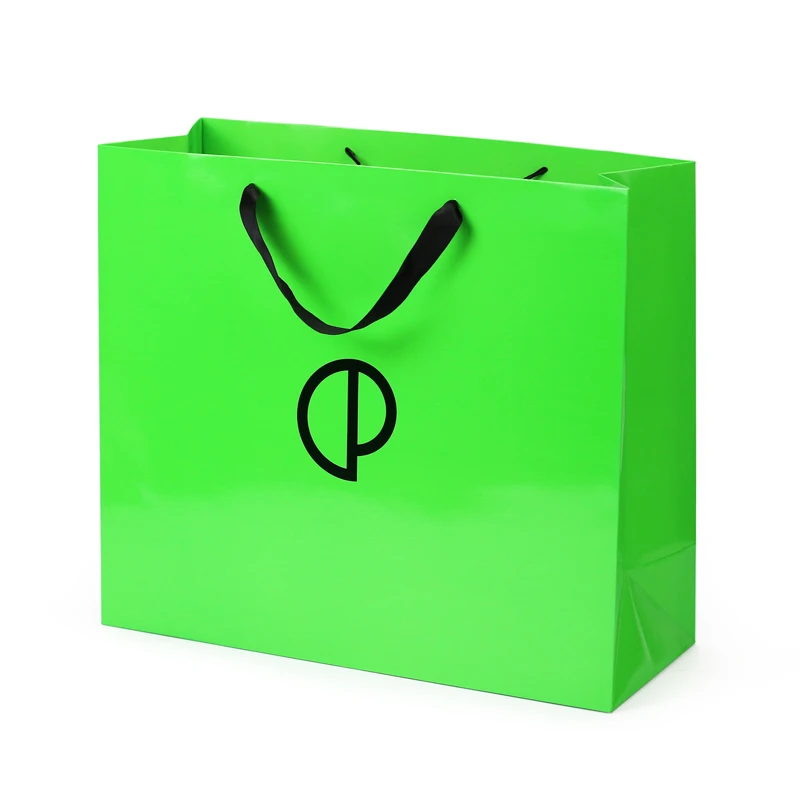 Подарочный бумажный пакет индивидуальный дизайн ленточная ручка на заказ с принтом