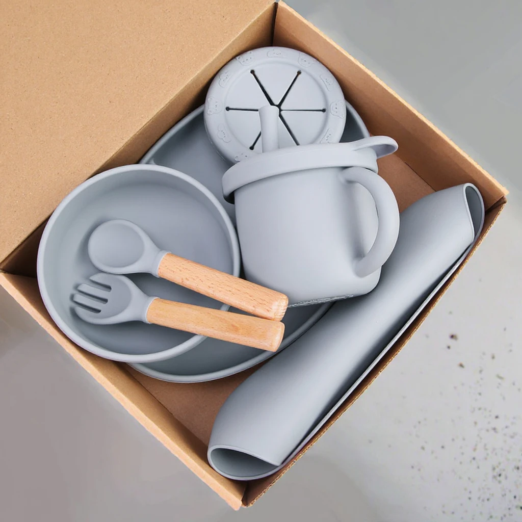 Modern Design Biodegradable Silicone Tableware Set Includes Bib