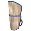 Protectores de brazos de yute con borde azul.