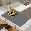 Gris oscuro