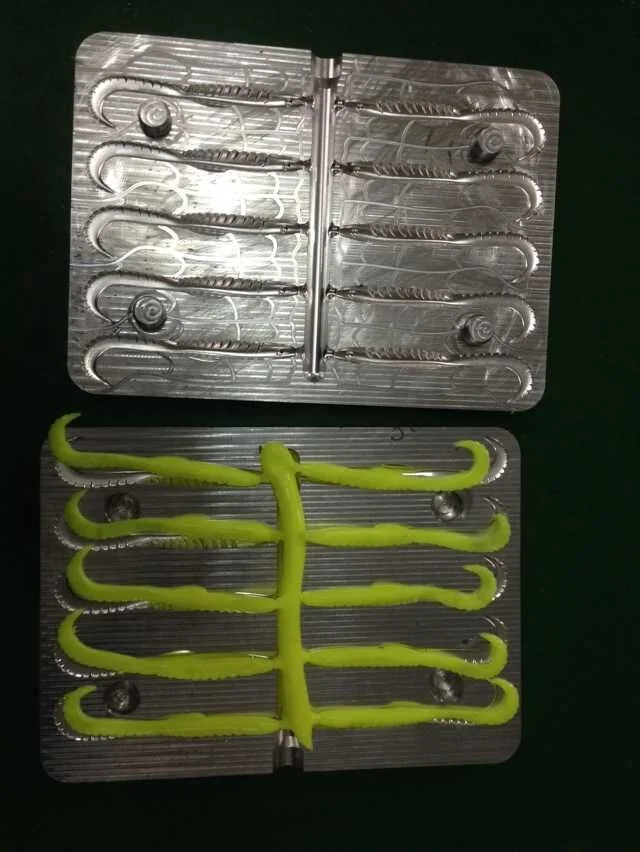 Spritzgussform Für Weiche Kunstköder – 10,2 Cm – Inkl. Probeköder & Anleitung