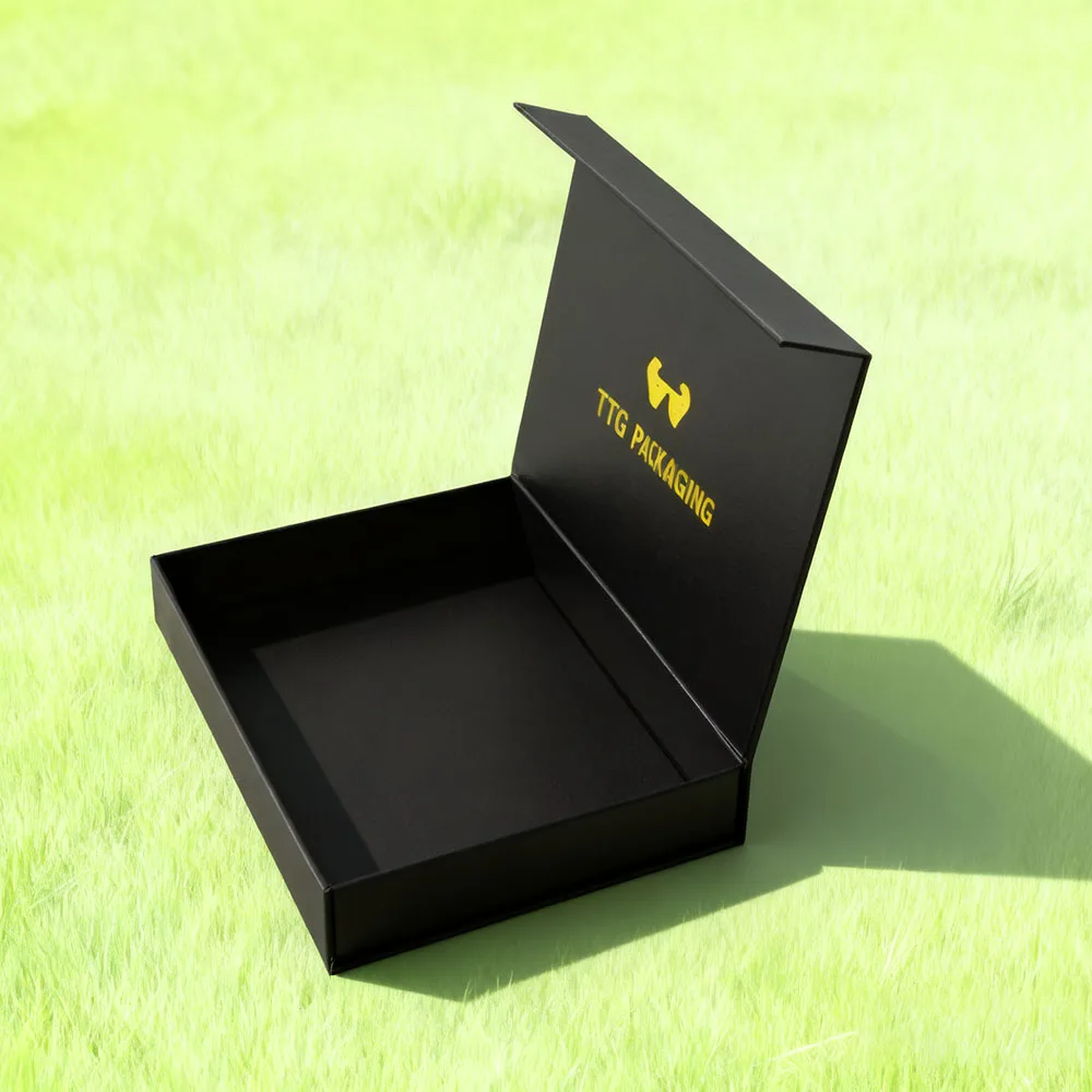 Luxury Cigar Gift Set | Custom Printed Humidor Box | Magnetic Closure Folding Packaging