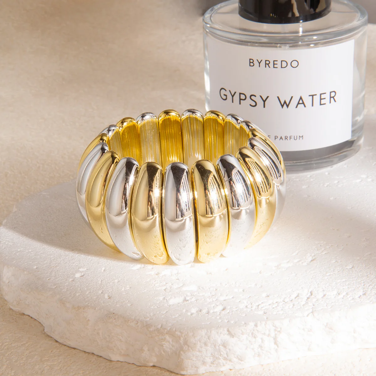 Exaggerated Personality Fashionable Plating Alloy Spiral Pattern Wide Bracelet for Adult Girl Trendy Wristband