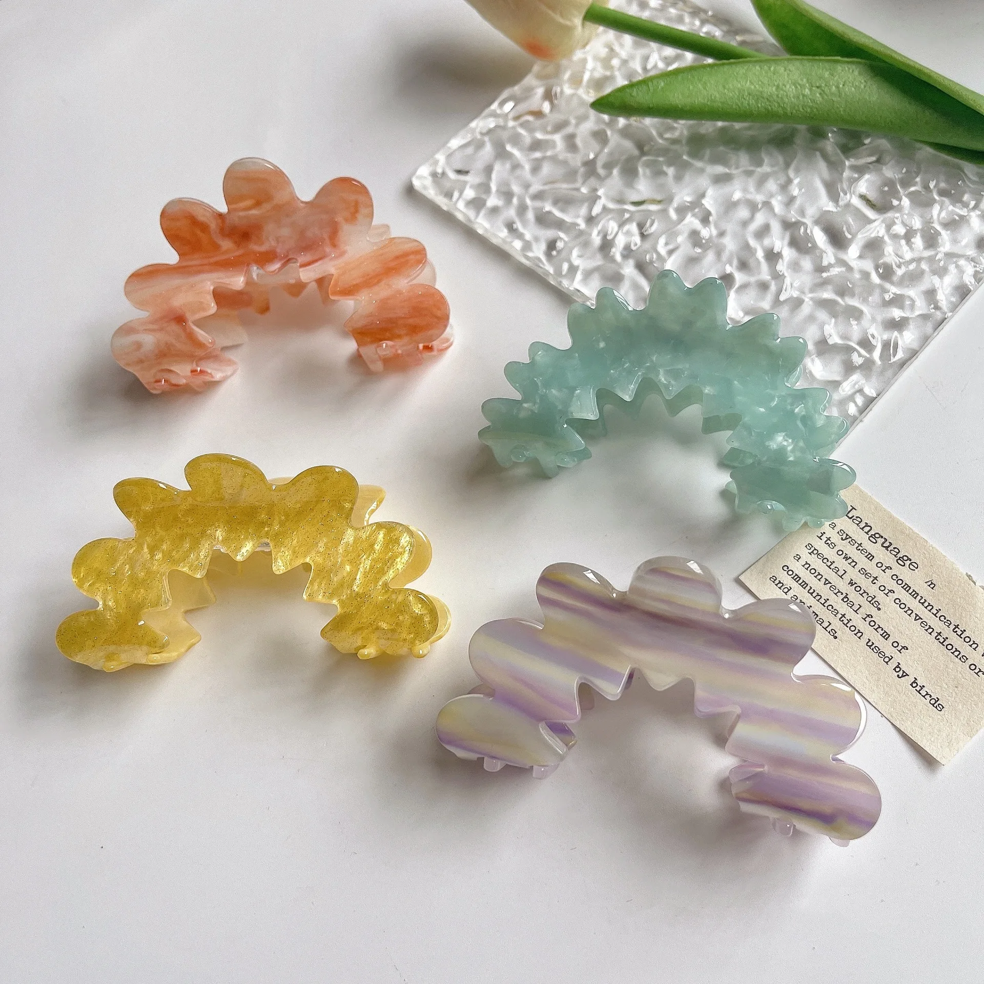 Best Selling Korean Ethnic Style Acrylic Hair Accessories Multi-Color Cute Flower Crystal Clip Hairgrip for Women
