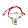 ลูกปัดแก้วสีเขียว ม้าไม้สีฟ้า