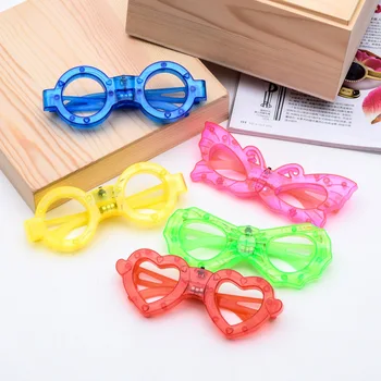2020 New Flashing 6 LED Glasses Light Up Spider Bat Shape Glasses for Adults Kids Neon Halloween Party Favor Rave Party