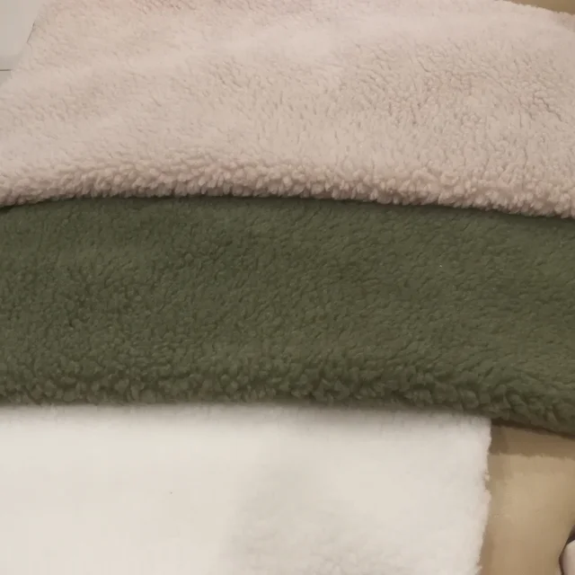 20% cotton 80% poly 530g/m knit  lamb PLUSH faux fur fabric cloth