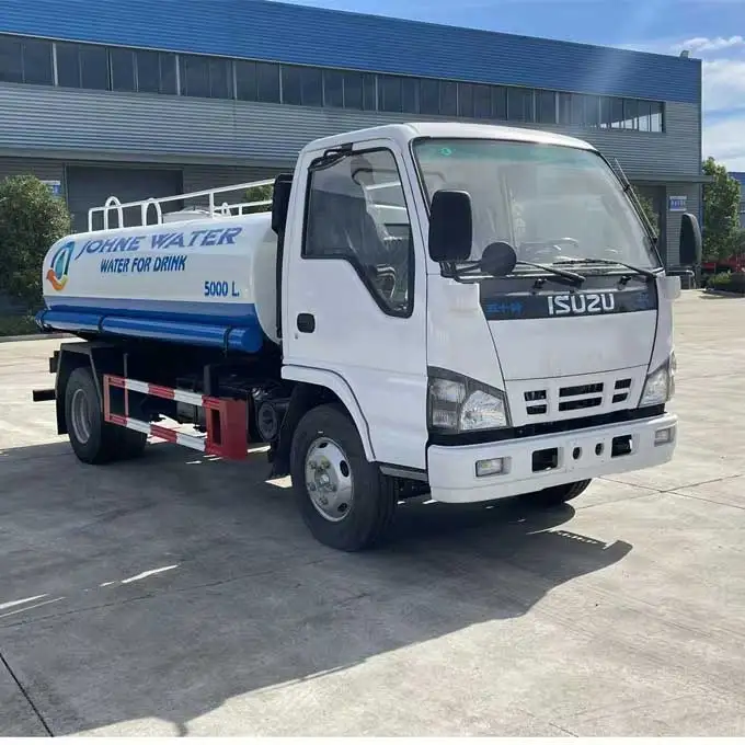 Light duty truck Dongfeng 4x2 3-8CBM water tank truck