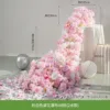 Cascada de flores para mesa en estilo AR, rosa y blanco.