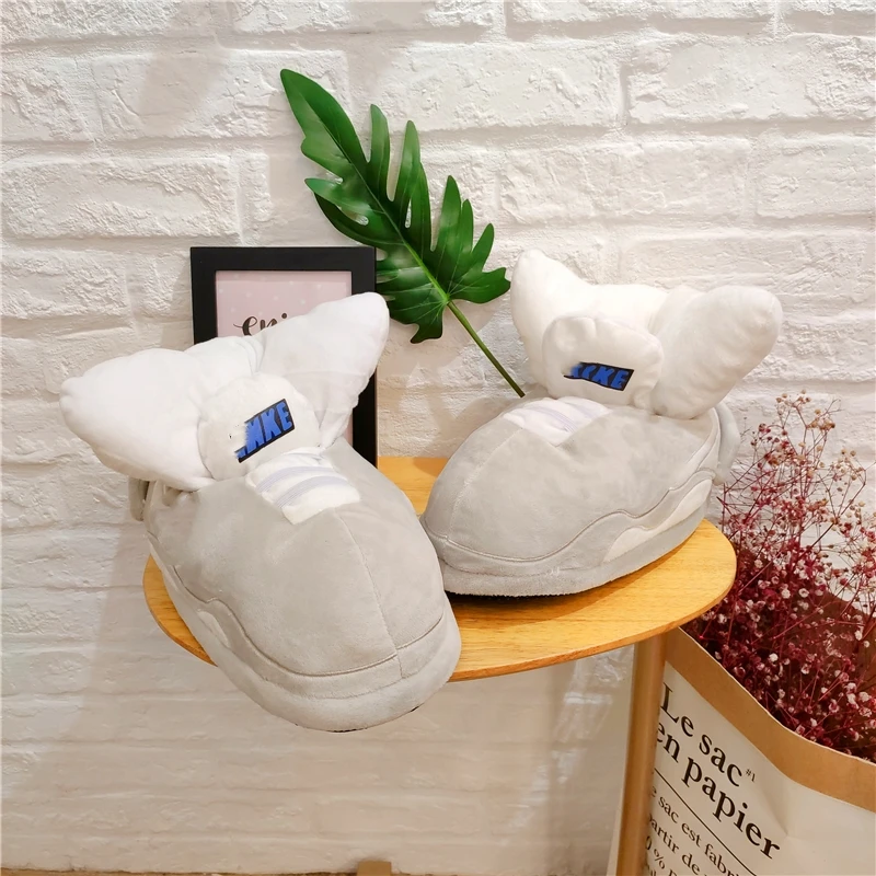 Uso Domestico Di Luce Peso Jordan Sneaker Pantofola - Buy Peut Servir  Plushieurs Fois Ne Le Jetez Pas,Pistoni Dell'interno,In Rilievo Pantofole  Product on Alibaba.com