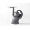 Gris oscuro