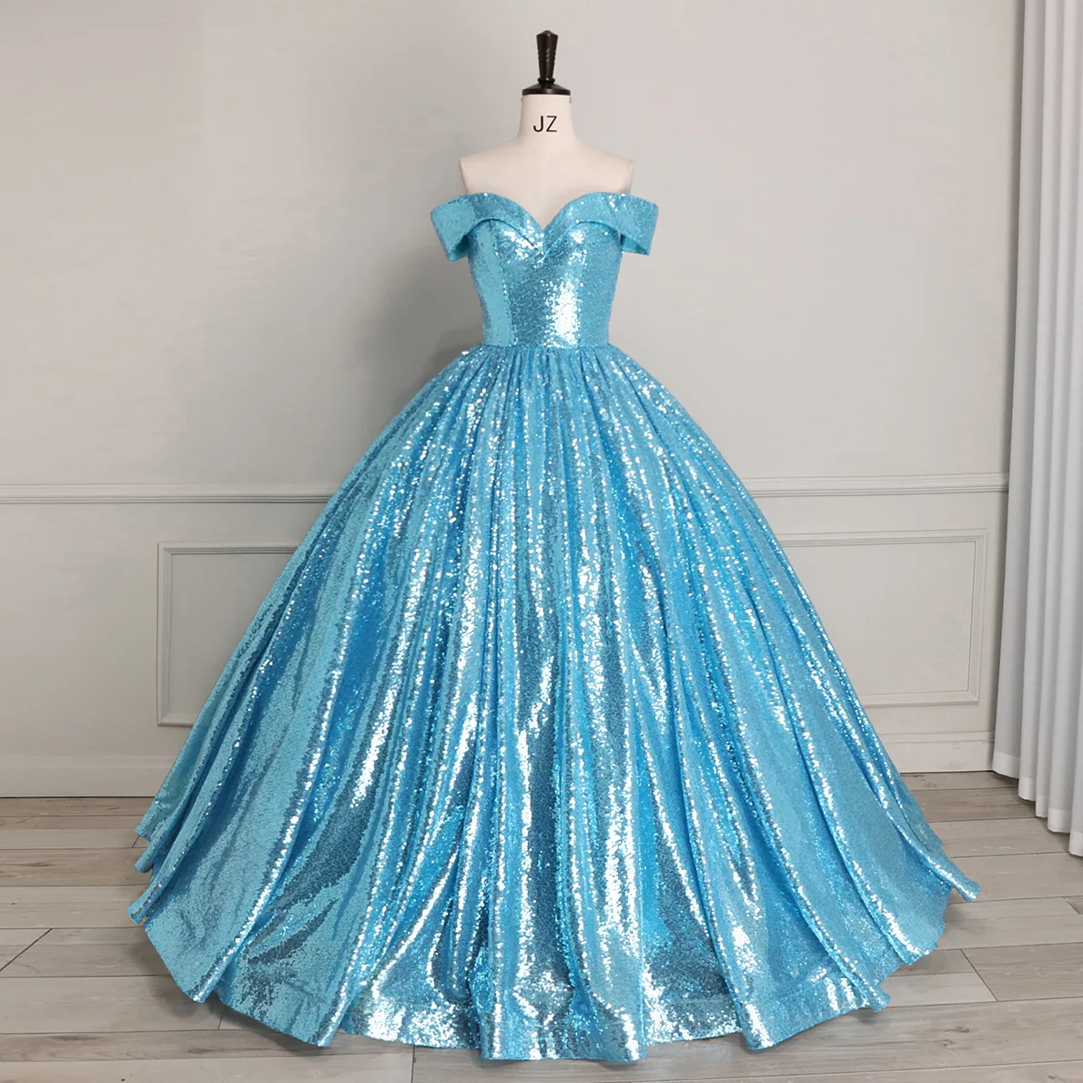 strapless open back dress Gorgeous Royal Blue Off the Shoulder Quinceanera Dresses with Big Bow for  Memorable Celebrations