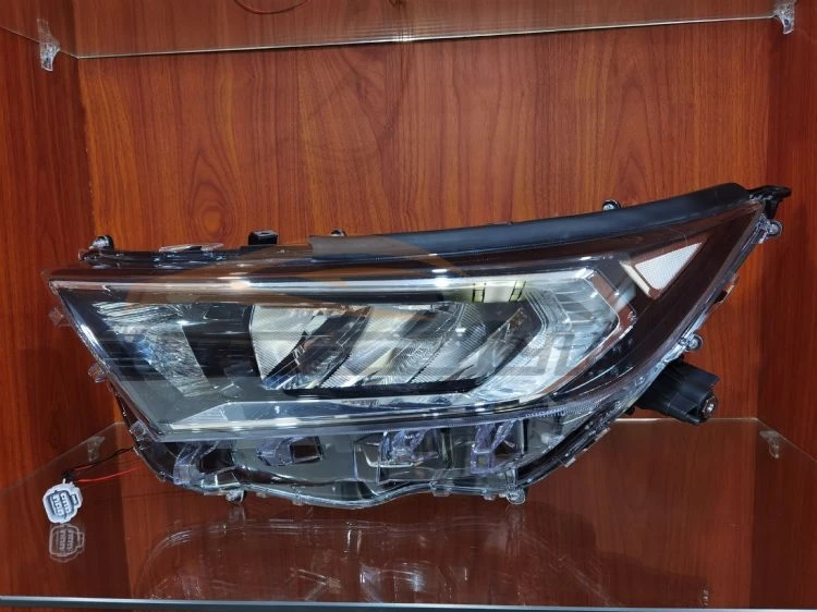 前大灯81185-42841 81145-42841汽车照明系统汽车前照灯丰田RAV4欧洲版