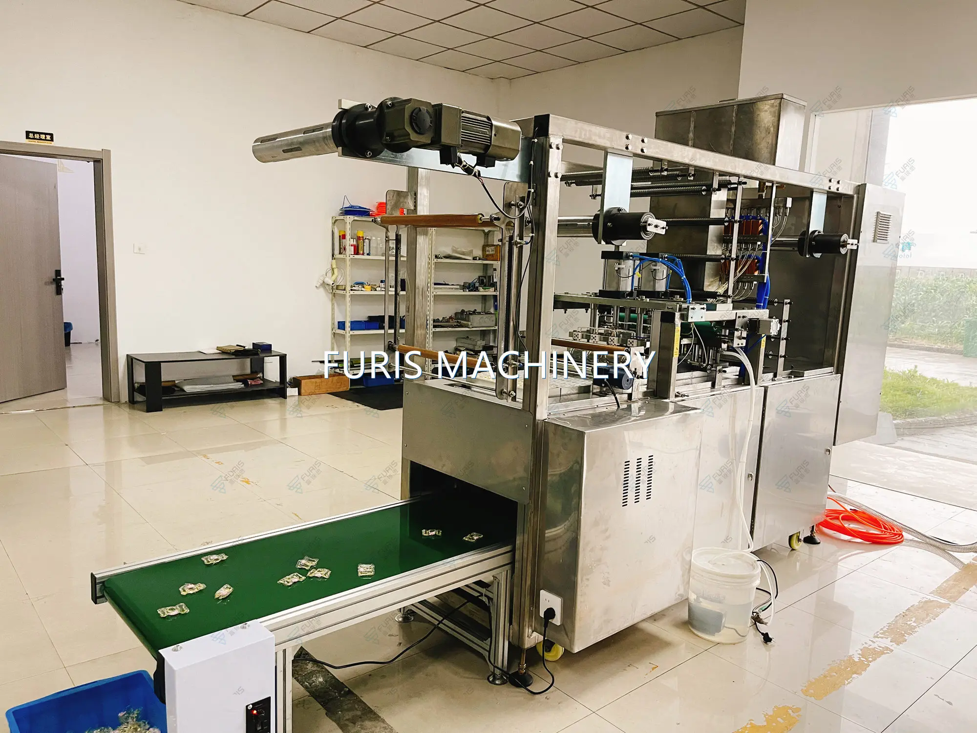 High-speed Detergent Laundry Capsule Pod Machine for Sale