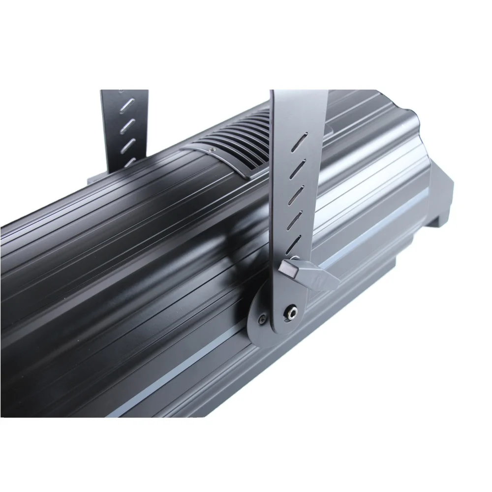 LED FOLLOW SPOT 350(専用ケース付き) 350W LED Follow Spot Lights - Bright, Efficient, and Durable