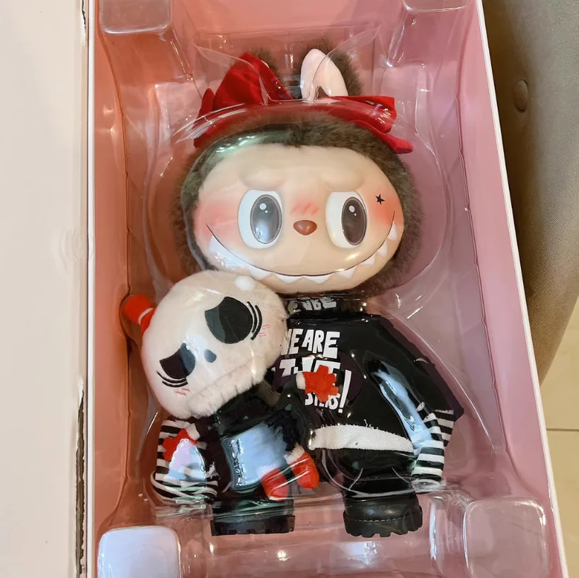 POPMART ラブブ　バレンタイン POPMART Labubu (ラブブ) Valentine's Day Limited Edition