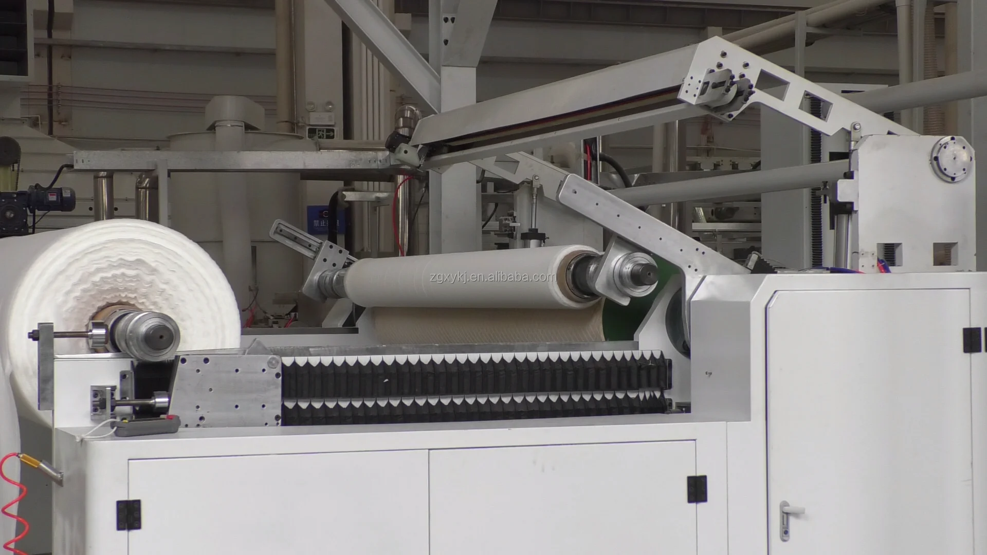 3-in-1 Full-automatic Baby Diaper and Sanitary Napkin Raw Material Complete Production Line Absorbent Sap Paper Making Machine