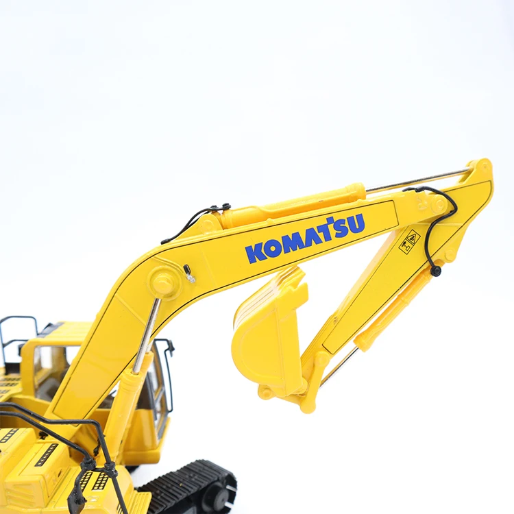 1:43 Scale Komatsu PC200-11MO Excavator Model - Real Replicas