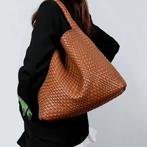 A-436 Large Capacity Korean Style Casual Fashion Handwoven Women's Zipper Tote Bag Waterproof Wholesale Woven Shoulder Bag
