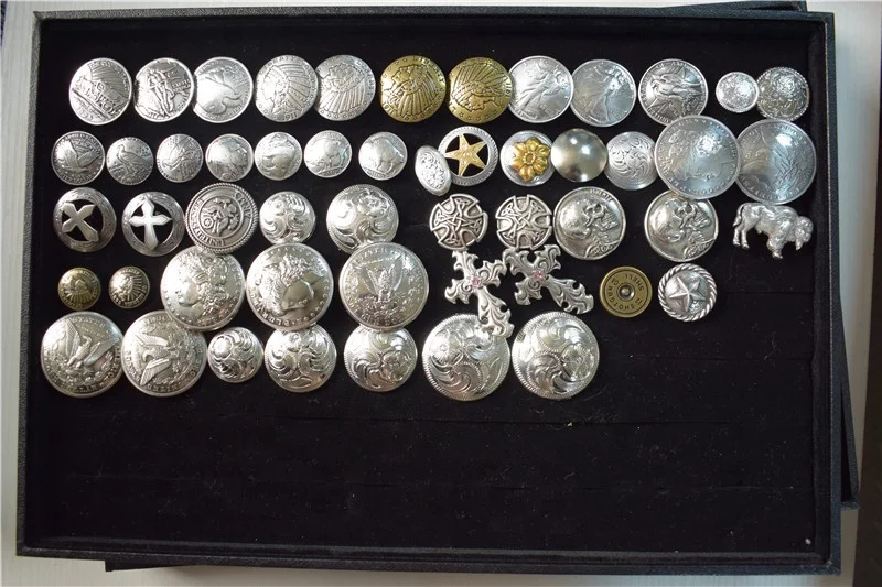Antique Floral Engraved Pentagon Conchos Durable Zinc Material Belt Buckles with Screw Back Design for Western Horse Saddle Tack