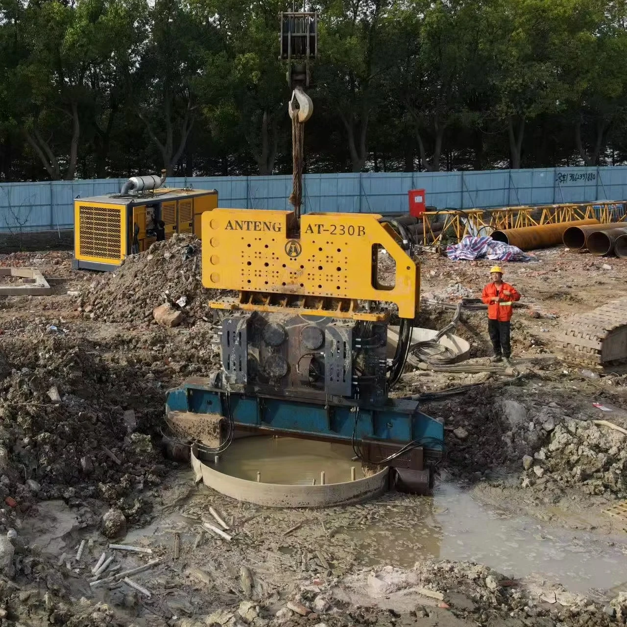 Martillo vibratorio hidráulico AT-230B para grúas, para uso en pilotes de puentes grandes