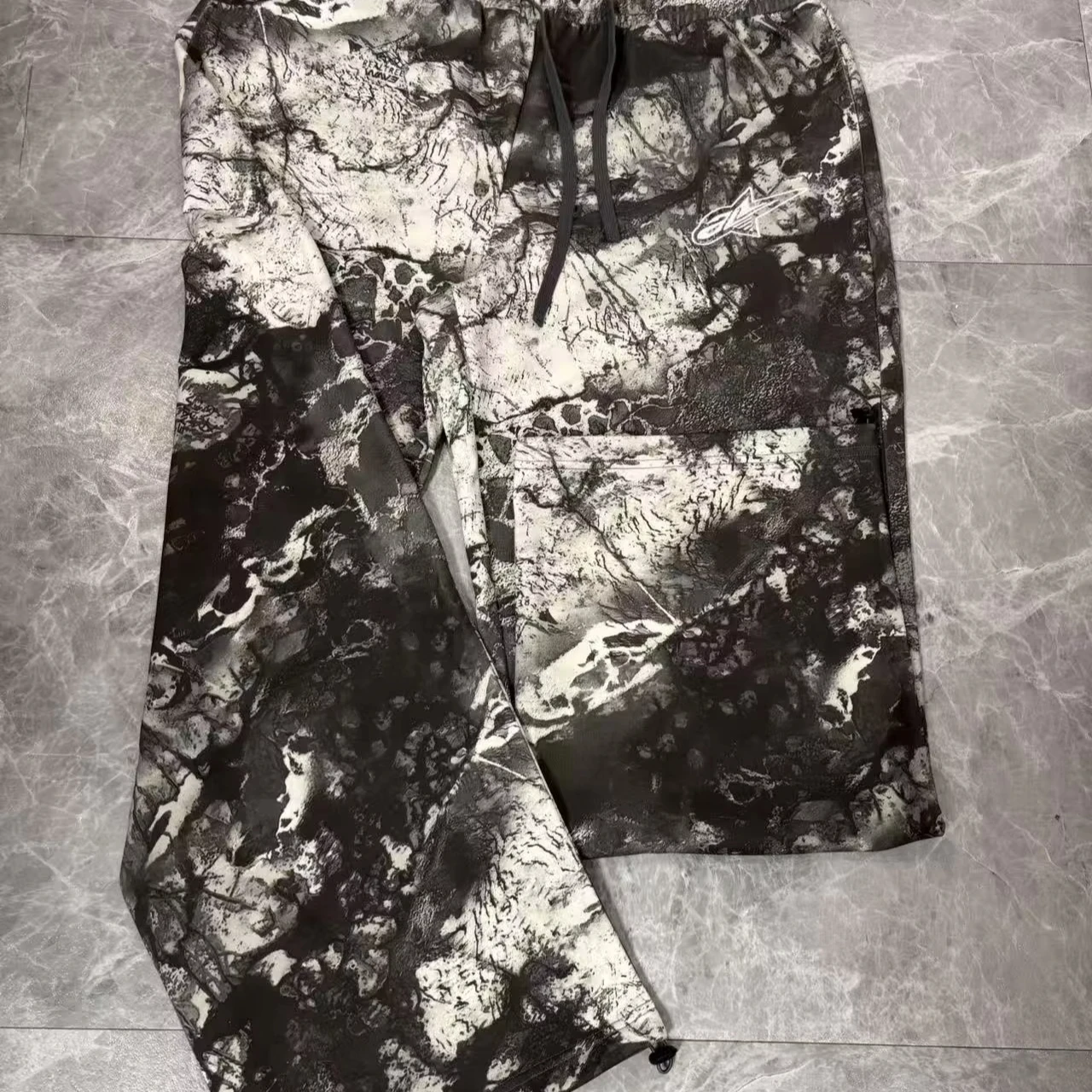 Men's and Women's Camouflage Print Cotton Jeans, Loose Straight-leg Cargo Pants