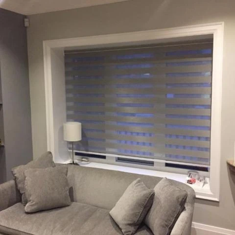 Двухслойная светонепроницаемая полосатая роликовая шторка