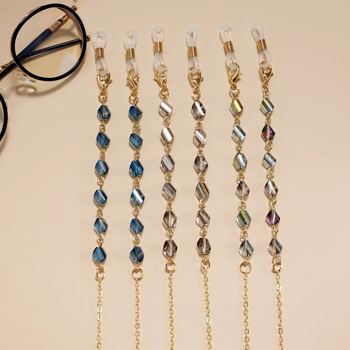 thumbnail image 2 of SEA OF ICE Heart Bead Murano Glass Mask Lanyard - Eyeglass Chain & Necklace Holder With Lobster Clasp 2 of 14