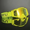 Lunettes rouges à monture jaune