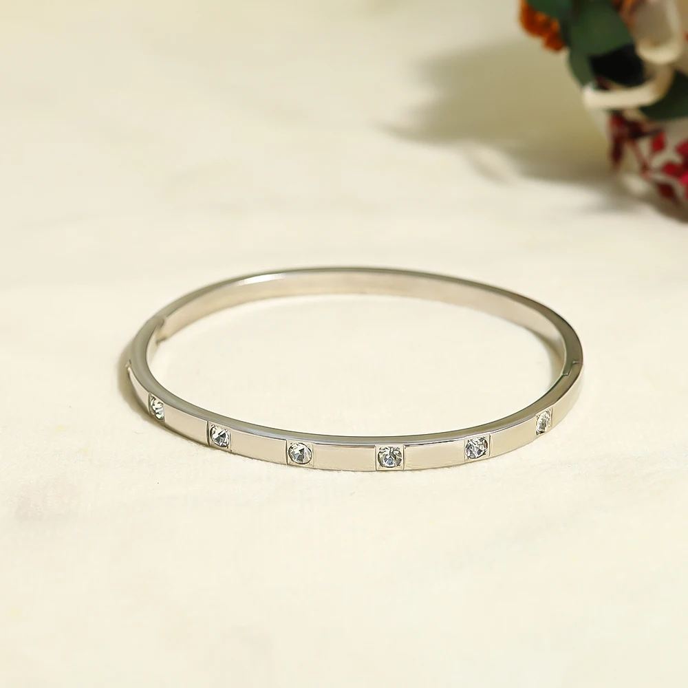 42,900円 END CUSTOM JEWELLERS STAR BANGLE 42,900円 END CUSTOM JEWELLERS STAR BANGLE - メルカリ