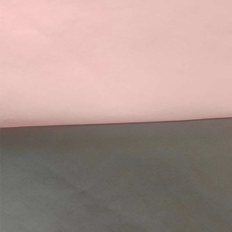 Нейлоновый хлопок 70D * 21S переменная саржа NC Водонепроницаемая 2/4 155Gsm куртка Готовая в наличии