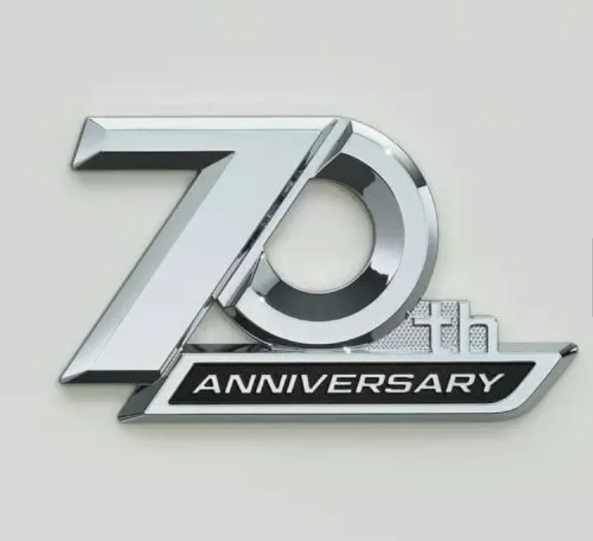 激安スーパーの“売上対決” Source JD AUTO70周年記念サイドエンブレムステッカーforToyota 自動車