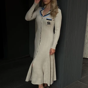 2024 Autumn Women's Letter Single Breasted Long Sleeved Designer Vintage Sweater Dresses Elegant Slim Knitted Long Dress