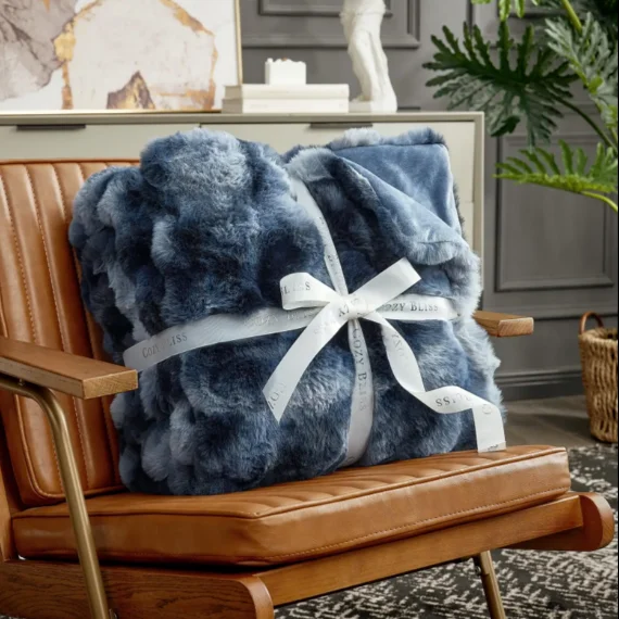 100% Polyester 2-Ply Fluffy Faux Fur Bubble Blanket Long Hair Shaggy Printed Vintage Solid Knitted Fleece for Bed Use