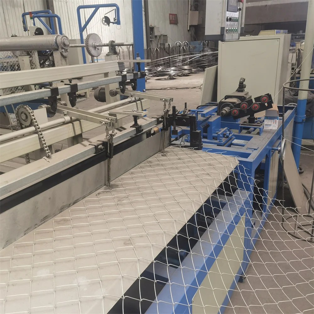 Fully Automatic Weaving Wire Mesh Chain Link Fence Make Machine