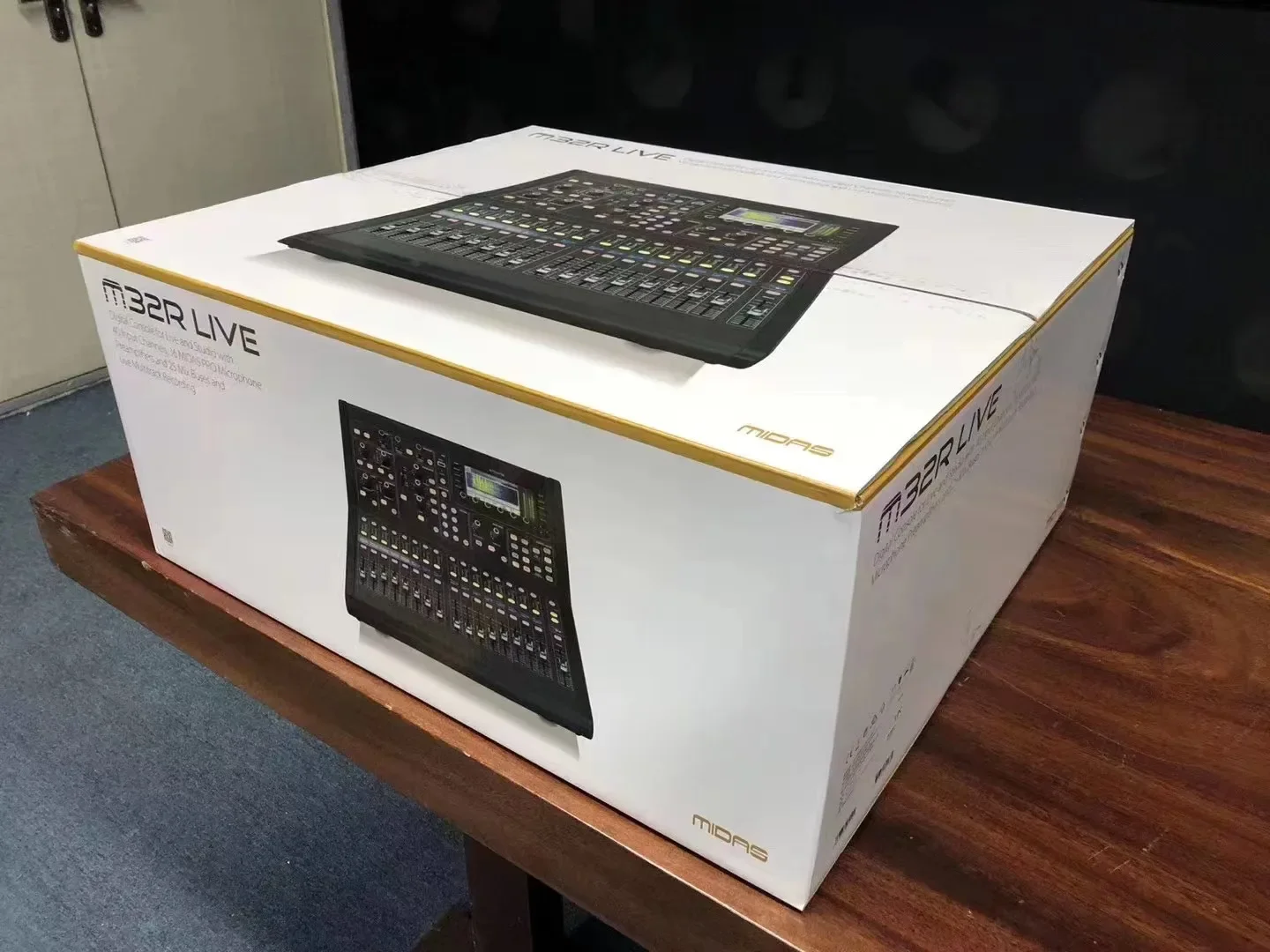 Midas M32R LIVE 40 Channel Digital Mixer Console with DSP & FX, OEM