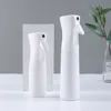 Botella blanca con pulverizador blanco