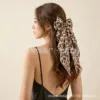 Beige leopard print
