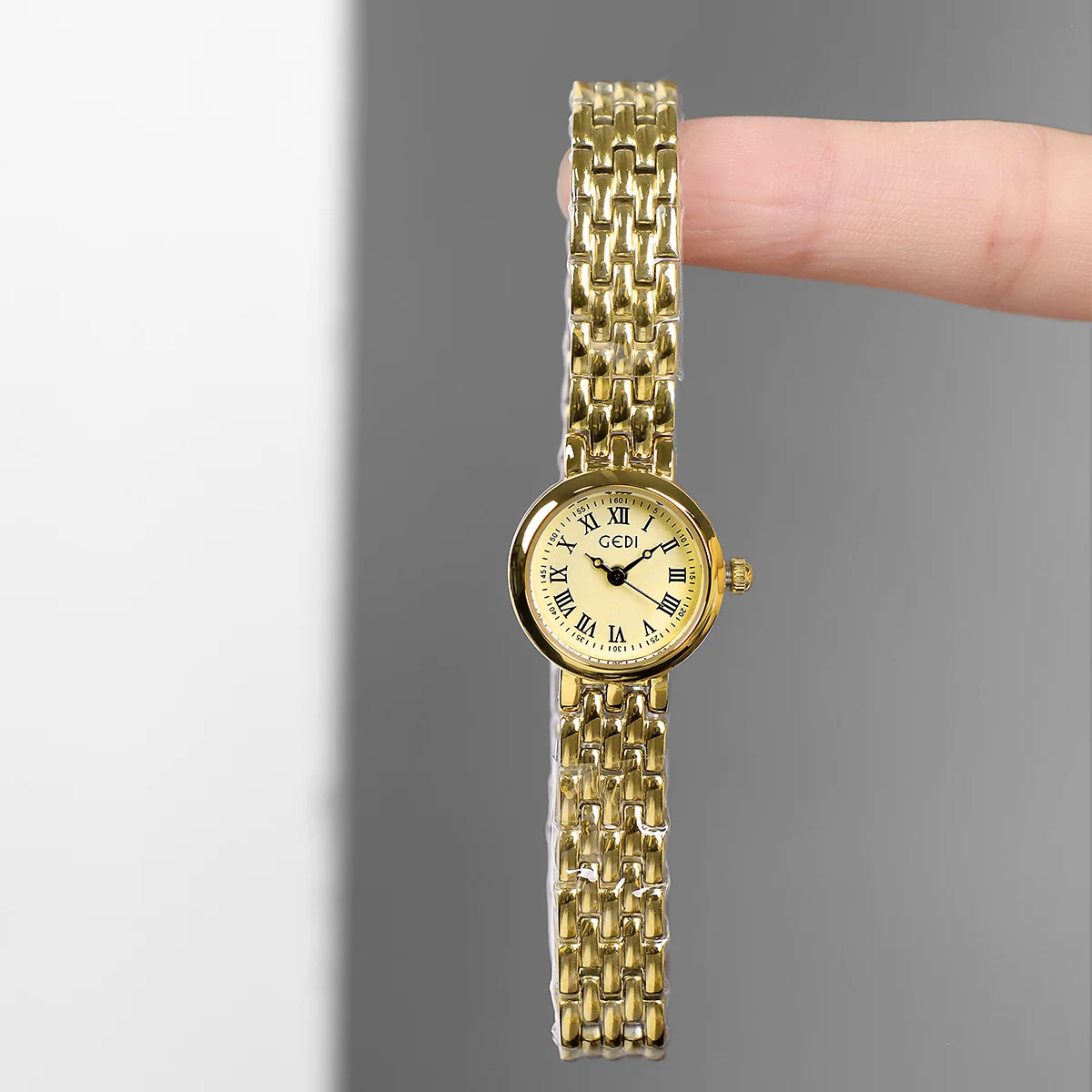 Quartz Women's Watch OM-496234